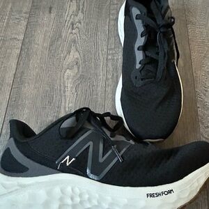 New Balance® Fresh Foam Arishi v4 Women's Shoes